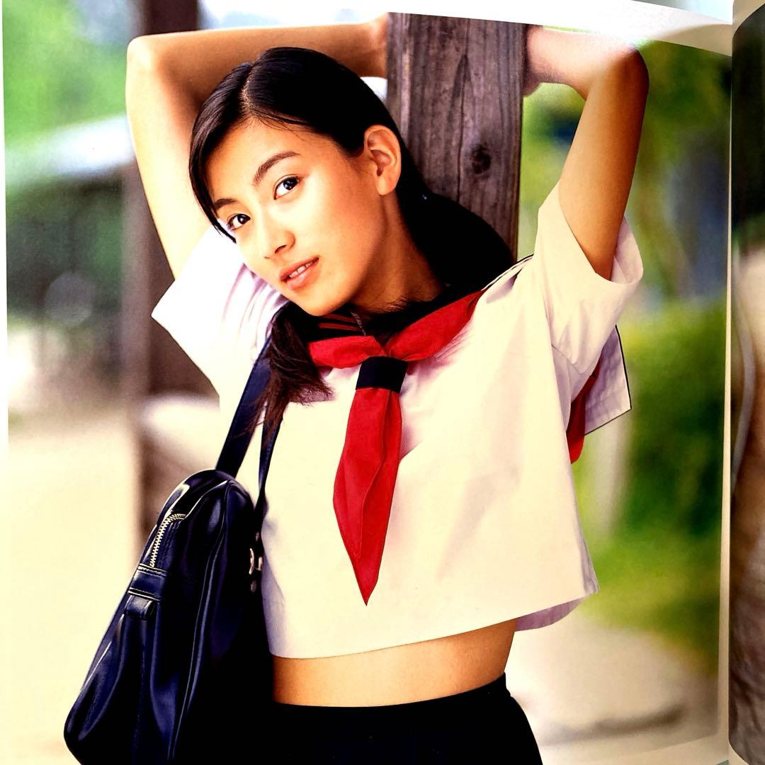 加藤あい直筆サイン入り写真集…帯付き