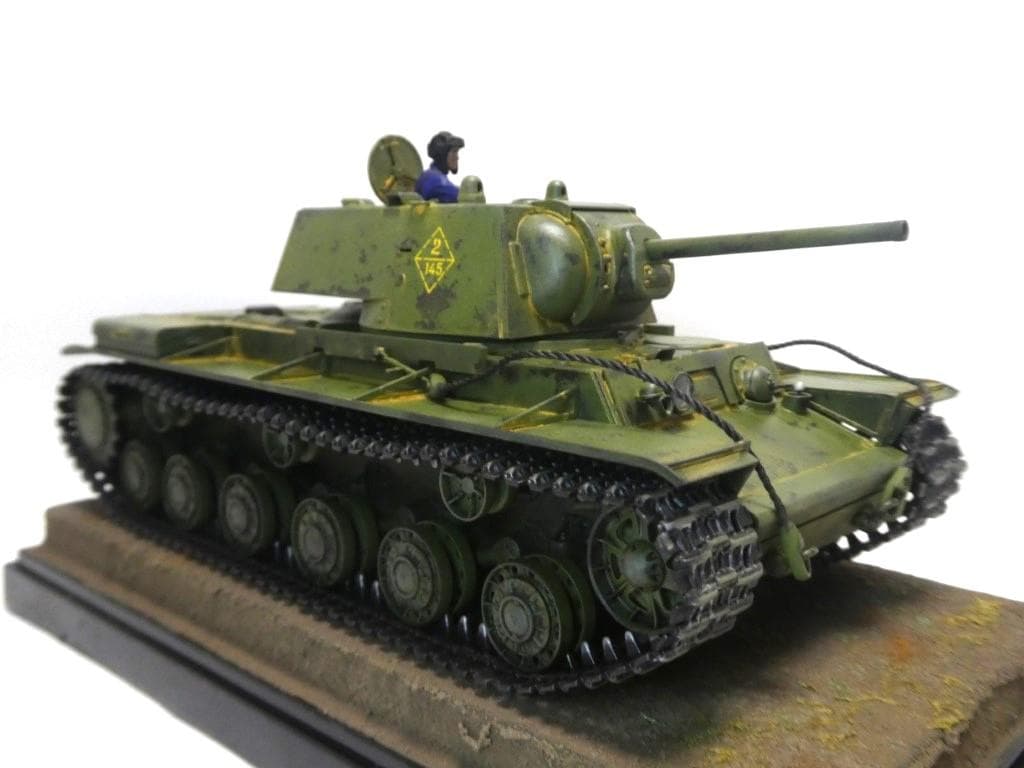 タミヤ 1/35 ソビエト重戦車 KV-1 1941年型 初期生産車 完成品
