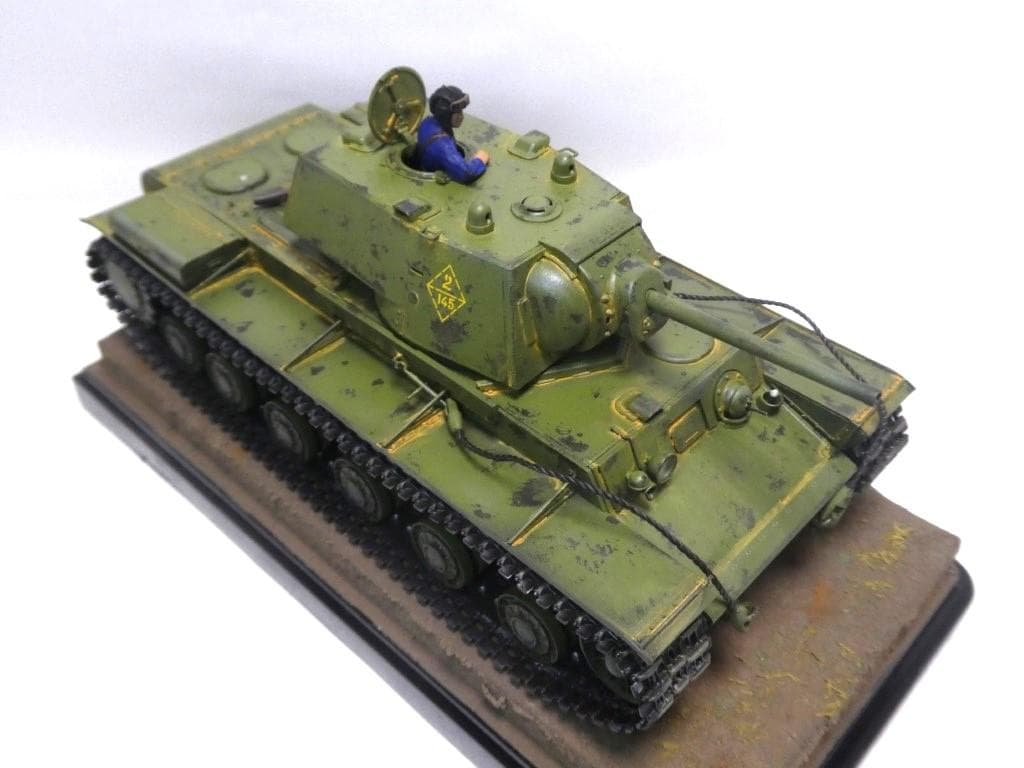 タミヤ 1/35 ソビエト重戦車 KV-1 1941年型 初期生産車 完成品