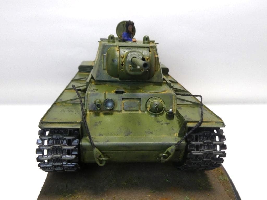 タミヤ 1/35 ソビエト重戦車 KV-1 1941年型 初期生産車 完成品