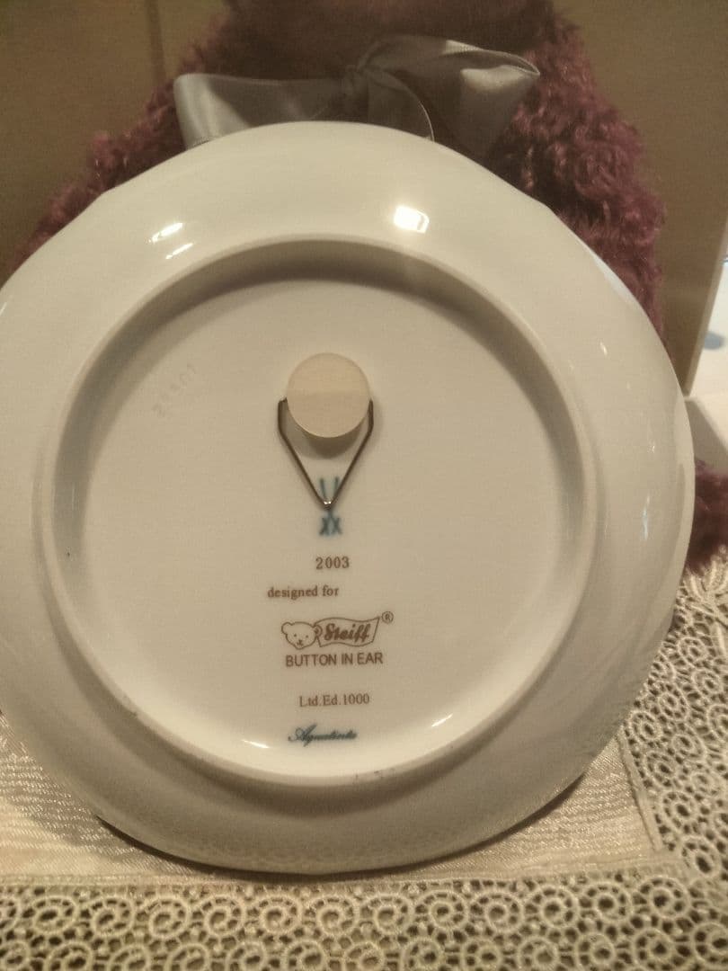 シュタイフ社とマイセンのコラボテディベア　限定　アンテーク調スタンド付