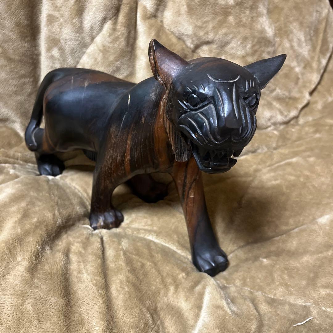 ジャガー彫り物