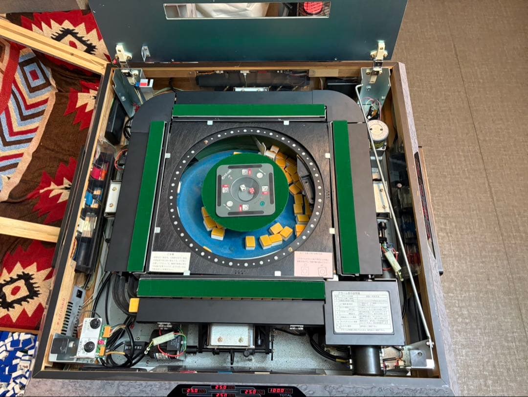 自動麻雀卓　[点数表示付き]