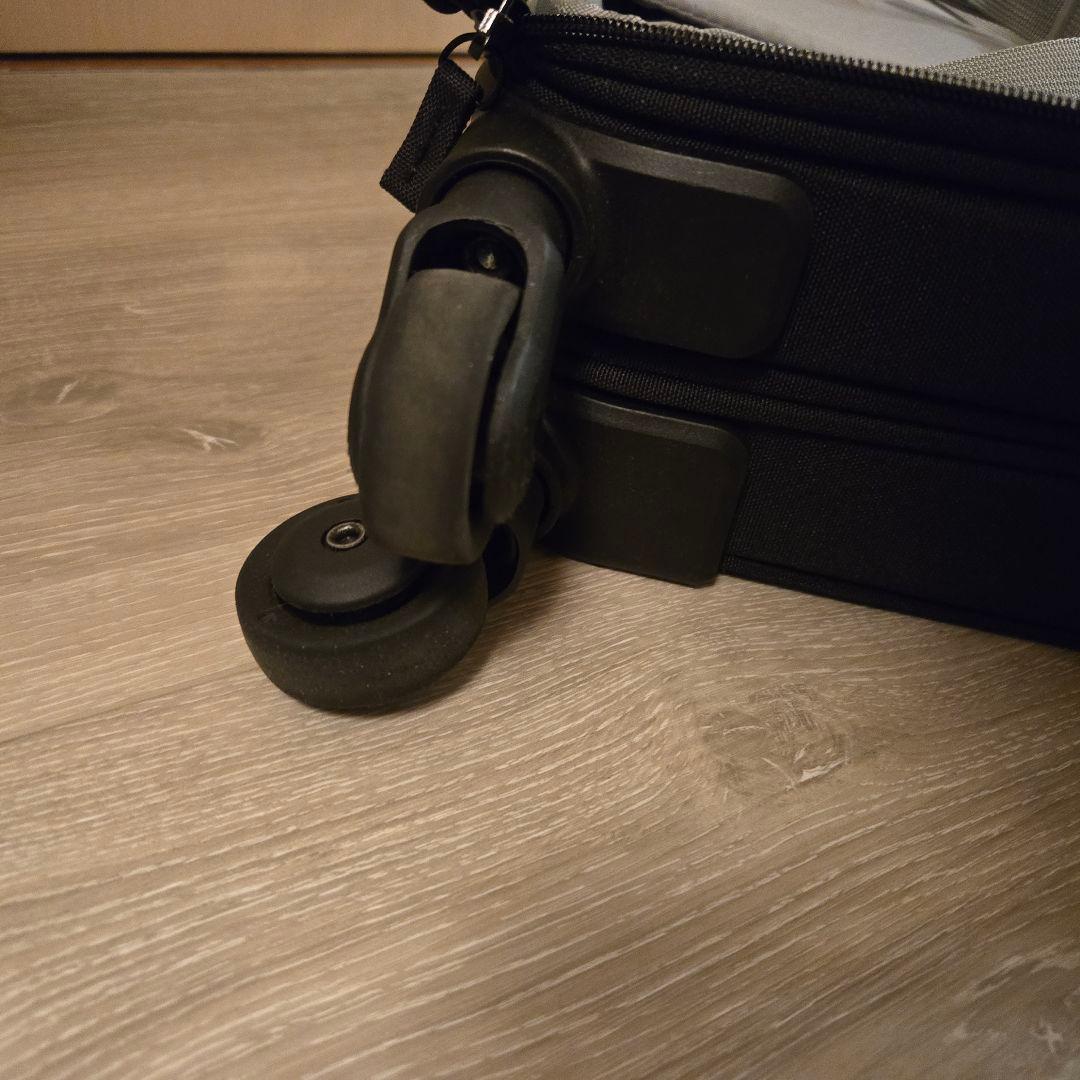 無印良品　半分の厚みで収納できるソフトキャリーケース　小型　36L　ブラック　黒