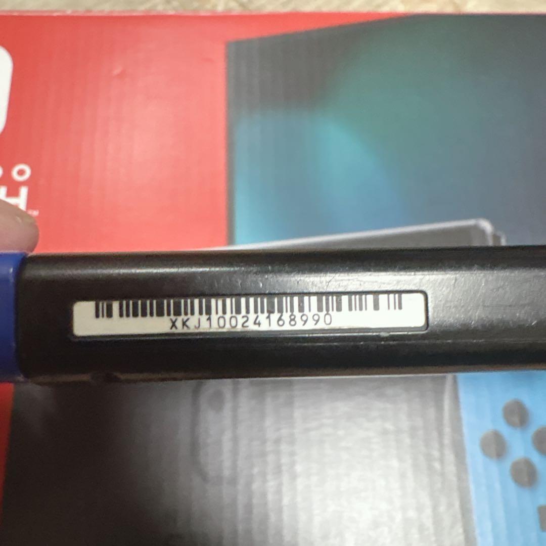 Nintendo Switch 本体　ブルー／ネオンレッド