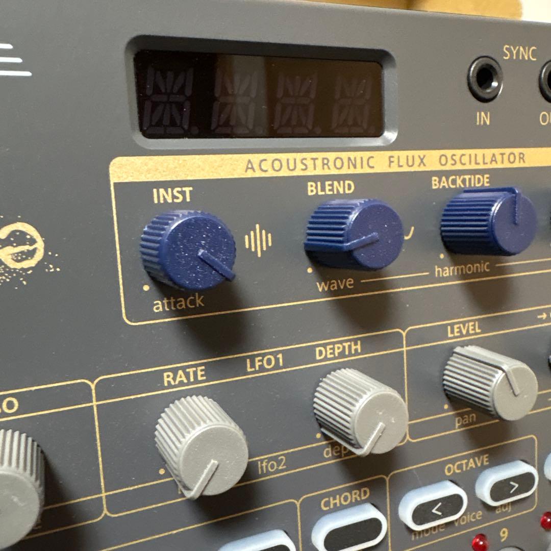 【ほぼ未使用】 SONICWARE LIVEN Evoke シンセサイザー