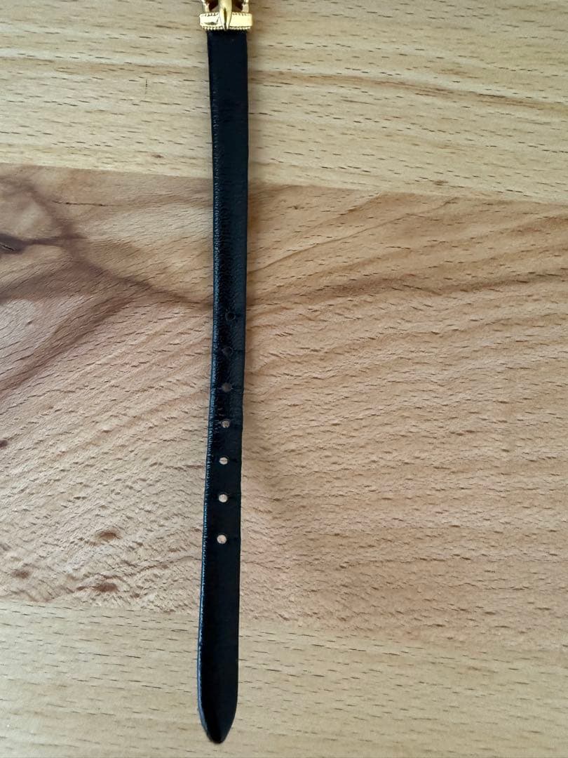 agete オーバルフェイスジュエリーウォッチ