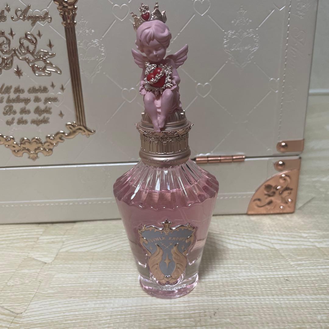 フラワーノーズリトルエンジェルシリーズのボックスのみと香水2つ