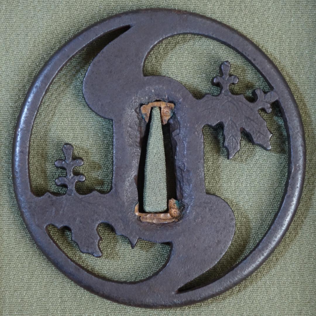 【 桐巴透鐔 無銘 後代肥後 】(鑑定書有) 鍔 鐔 刀装具 武具 骨董 江戸