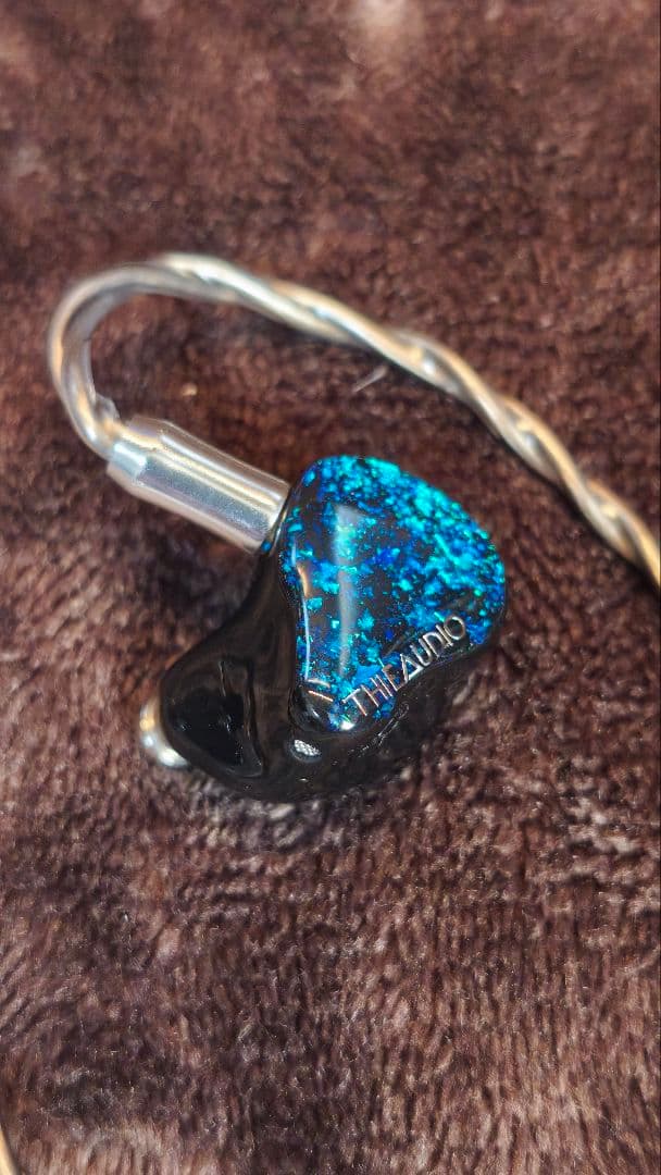 値下げ美品 THIEAUDIO HYPE4 有線イヤホン ハイブリッド型