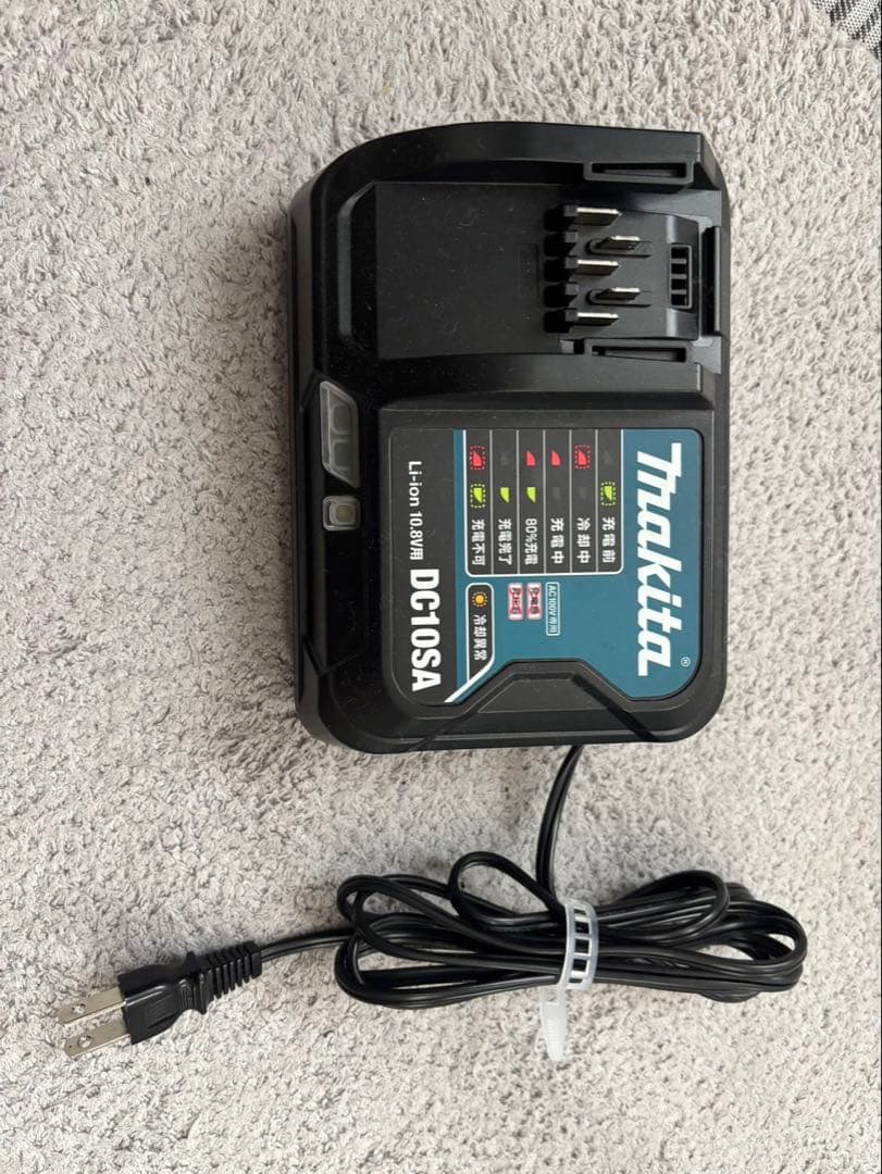 Makita CL107FD 充電式クリーナー【付属品付】