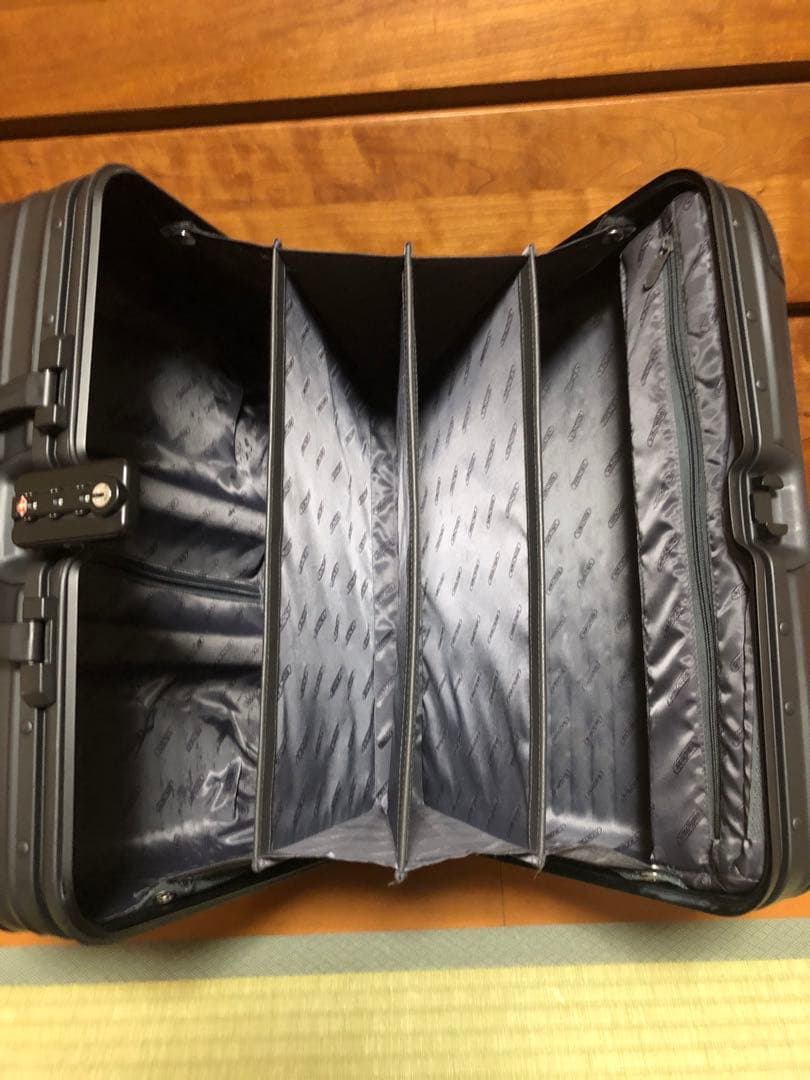 ☆美品☆RIMOWA リモワ　ステルス　ビジネストロリー2輪　　23L-28L