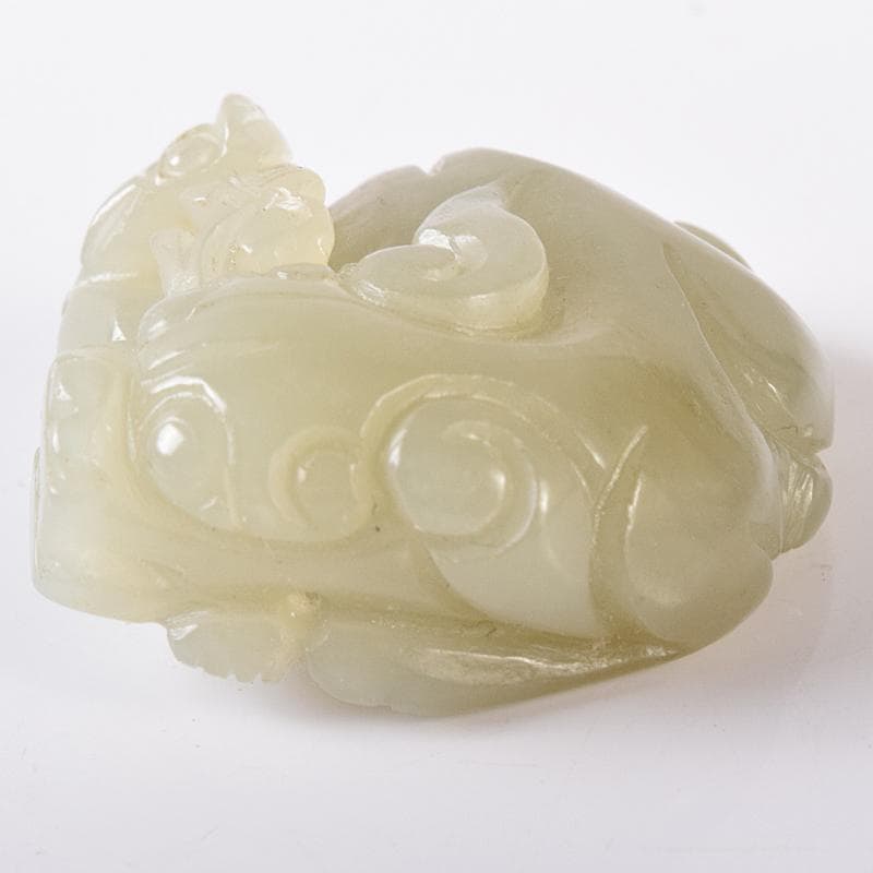 中国　玉石彫刻　神獣　根付　紙鎮　置物　C　8526E