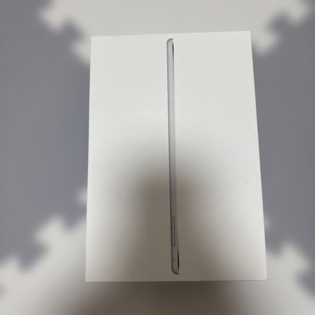 Apple iPad 4 10.2インチ シルバー 本体と箱