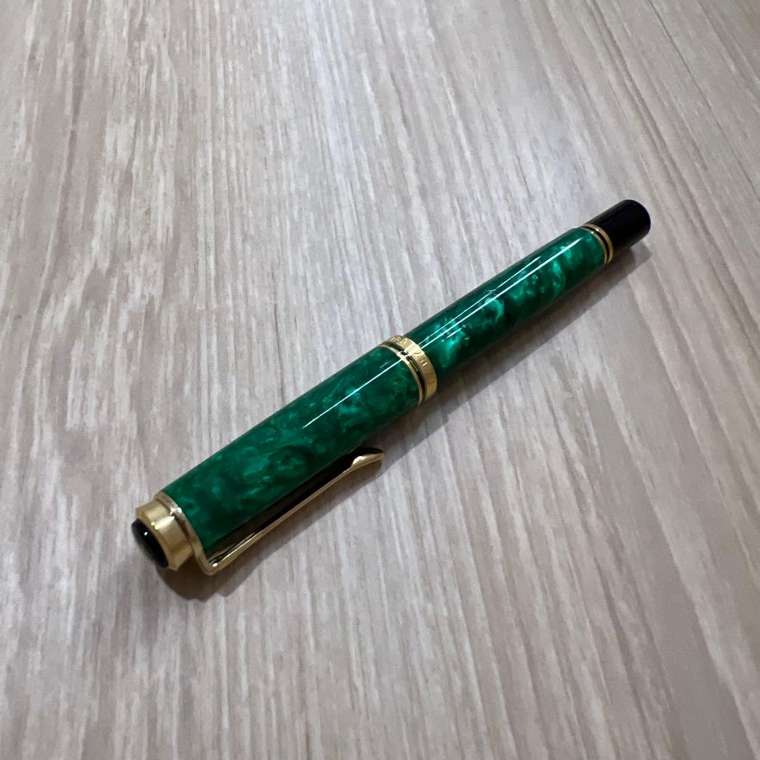 グリーン マーブル 万年筆　ペリカン
