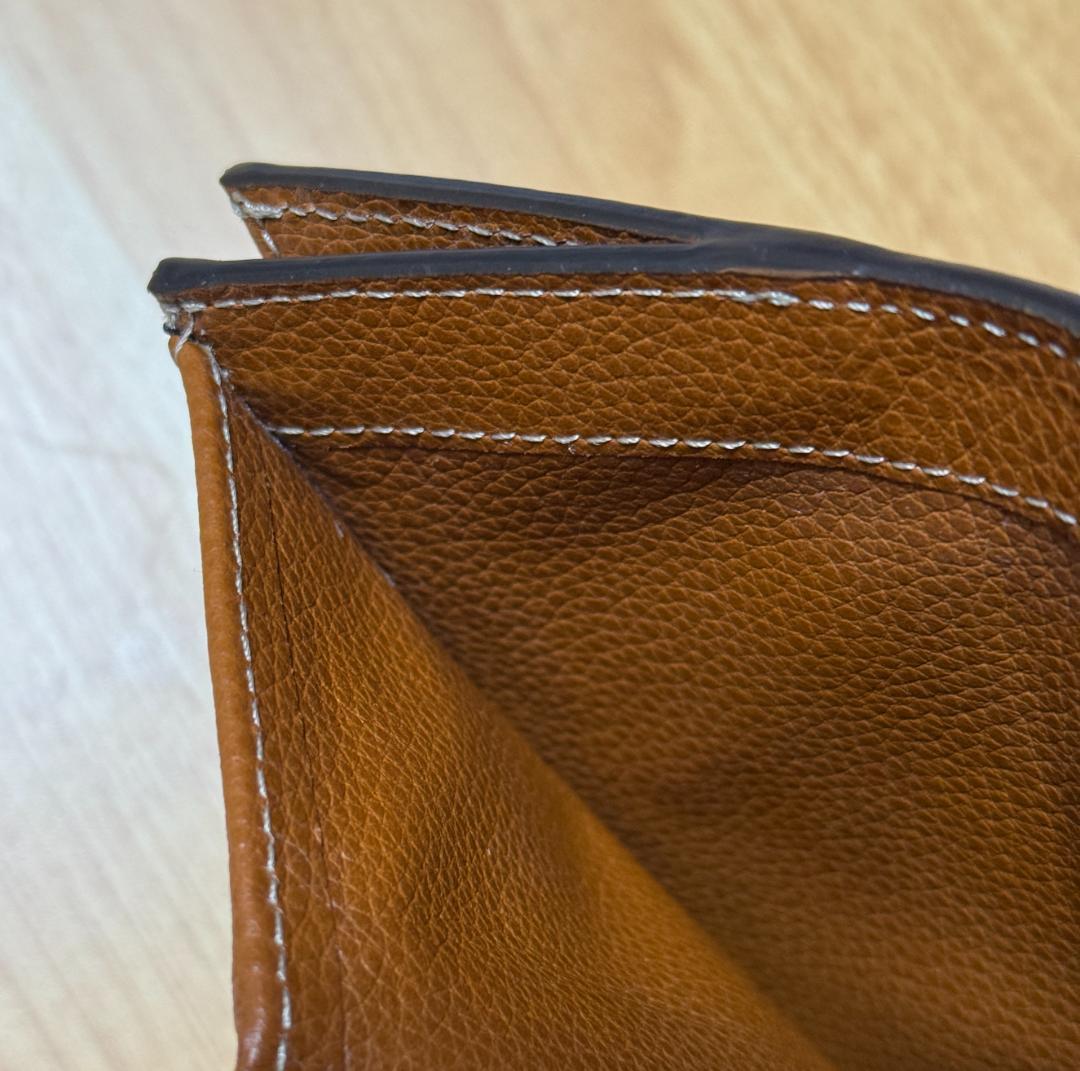 現行品 トッズ レザー 三つ折り財布 フラップメタル ブラウン ウォレット