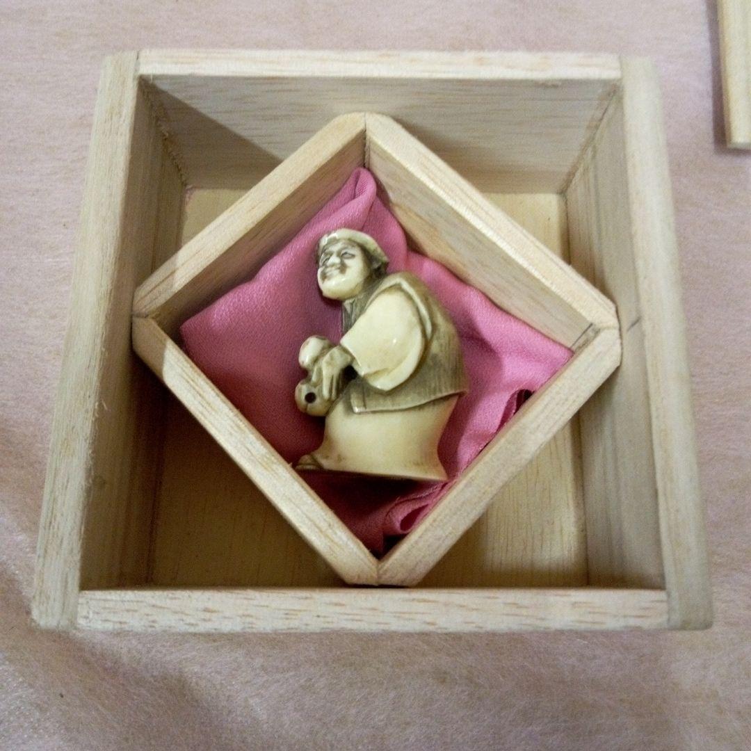 根付　極上天然素材　細密細工美術品