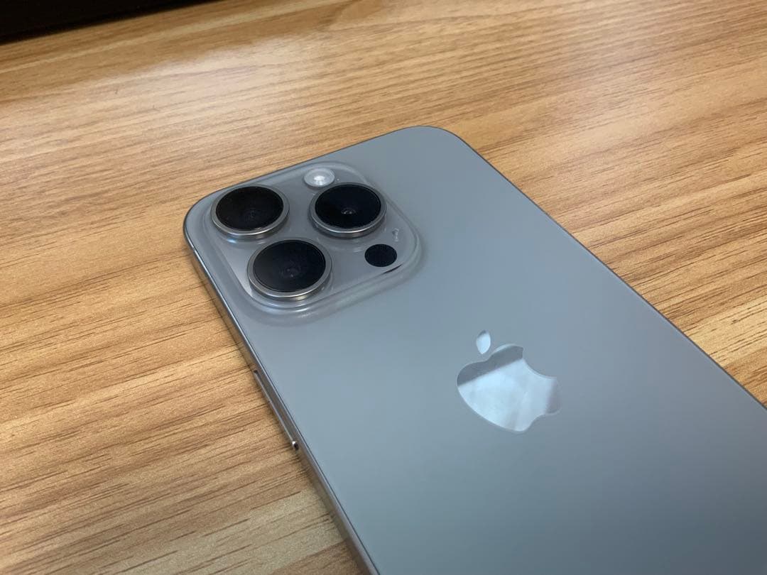 Apple iPhone 15 Pro ナチュラルチタニウム 128G