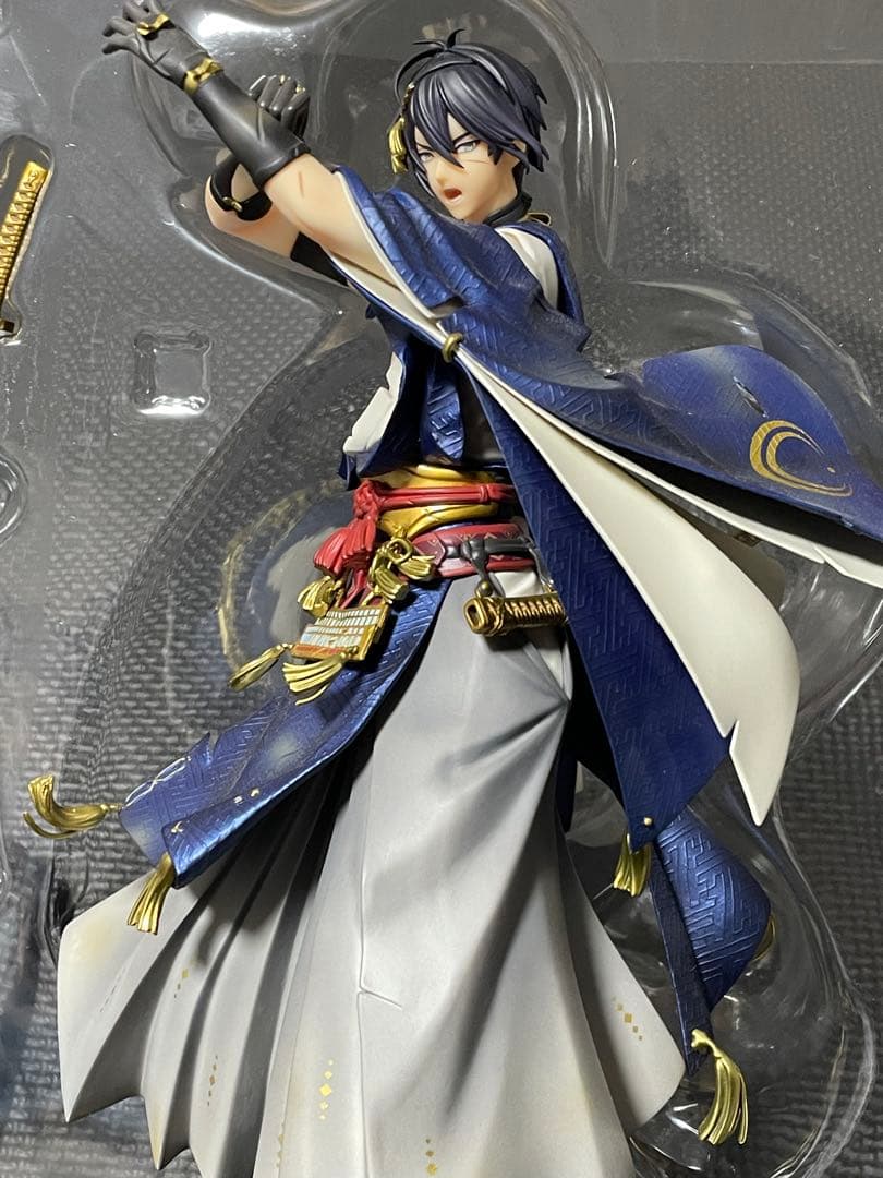 刀剣乱舞 三日月宗近 真剣必殺 フィギュア2体セット