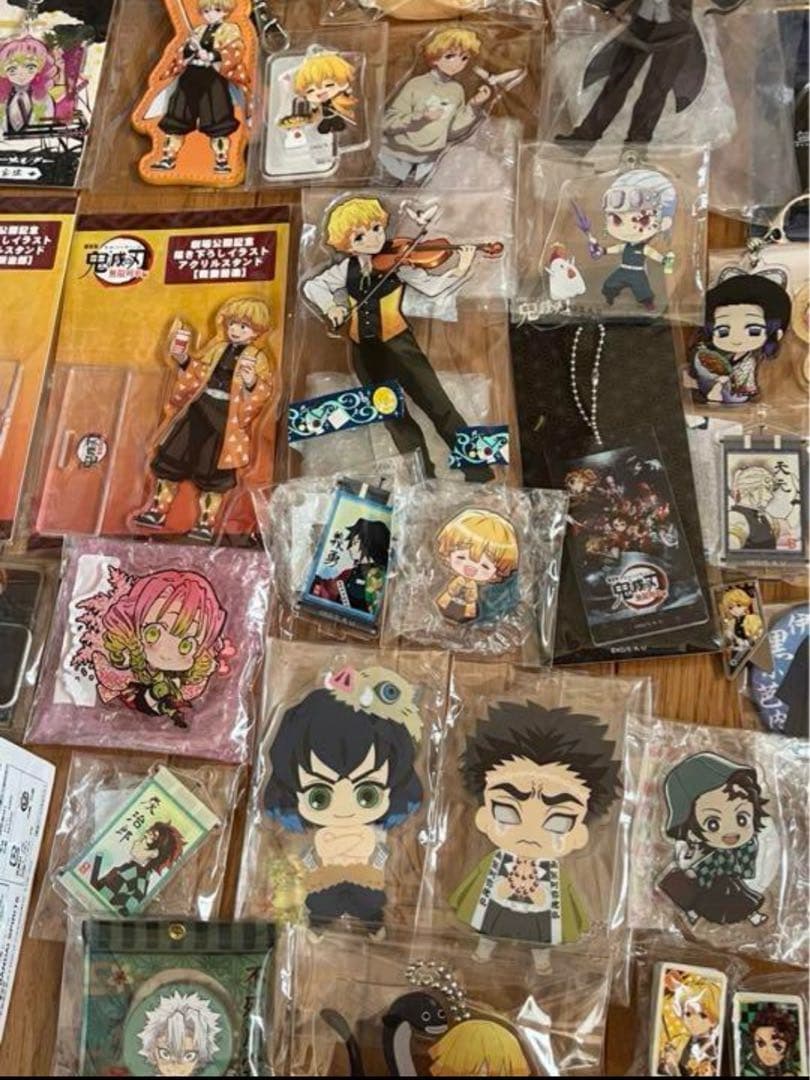 鬼滅の刃 アクリルスタンド アクスタ 缶バッジ フィギュア アクキー まとめ売り