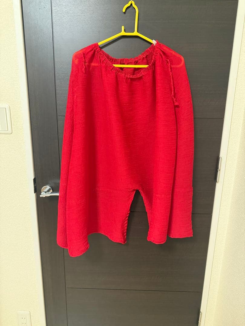 イッセイミヤケissey miyake me シスール赤いサルエルパンツ