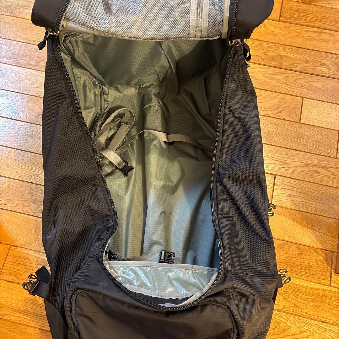 mont-bell モンベル　ウィーリーダッフル 80 キャリーバッグ