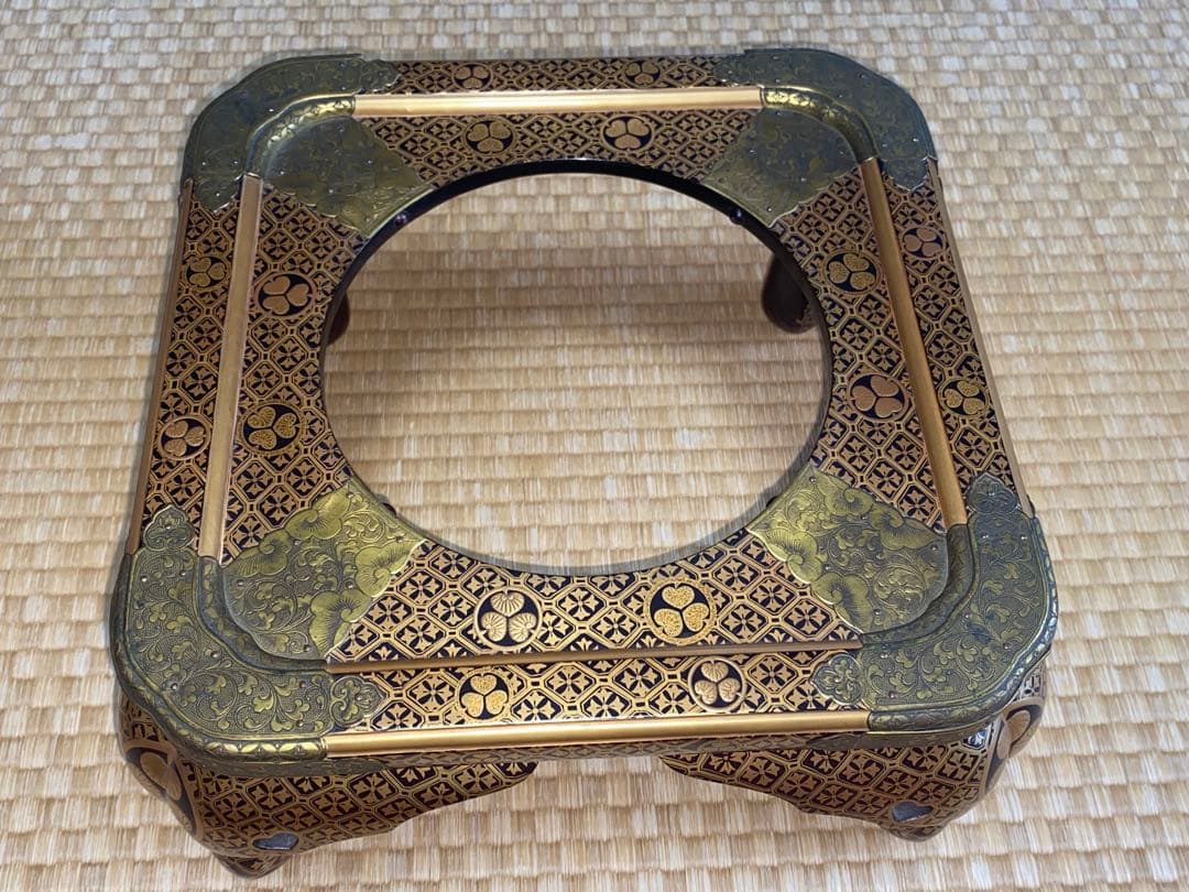 Qqqqw 大名家伝来品梨地高蒔絵徳川家葵紋入火鉢！