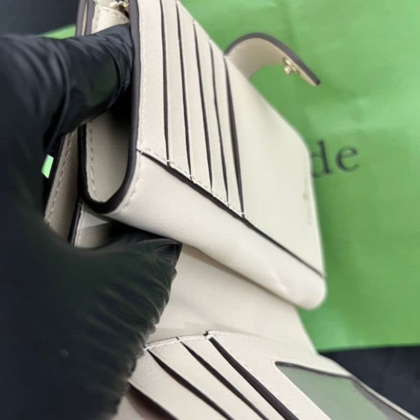 Kate spade 財布 2つ折り スペードフラワー 2025年春限定 肌色