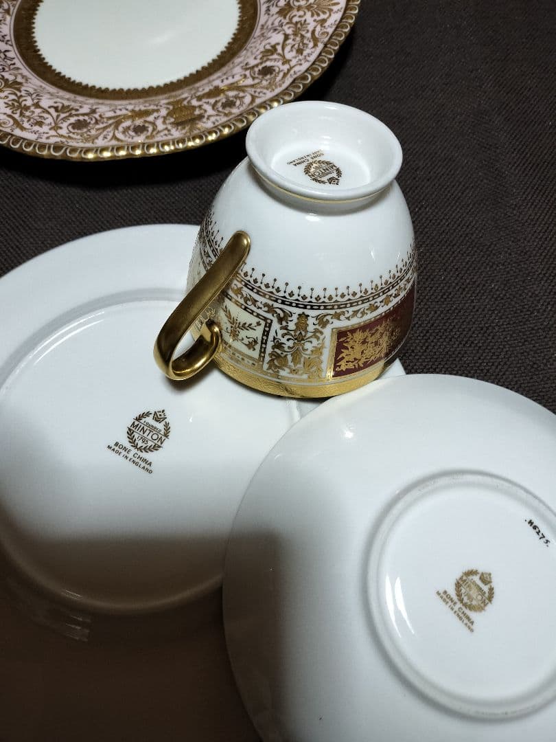 ミントンダイアデム　カップ&ソーサープレートトリオ　アフタヌーンティー