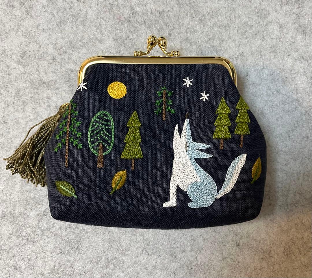 ハンドメイド　手刺繍　がま口ポーチ☆まっちゃんだよです