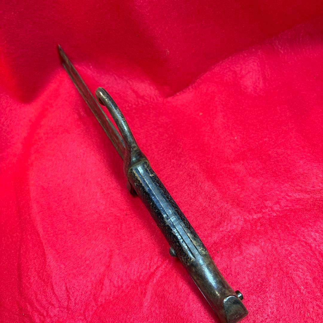 旧日本軍　銃剣　実物　菊紋　刻印　切断　刃引き　済み　大型　付剣装置動作良好