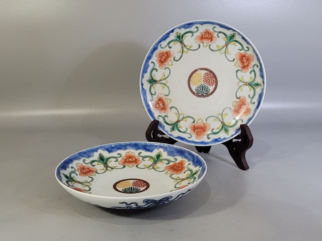 DT598 菊御紋 徳川紋 色絵 鍋島皿 一対 希少