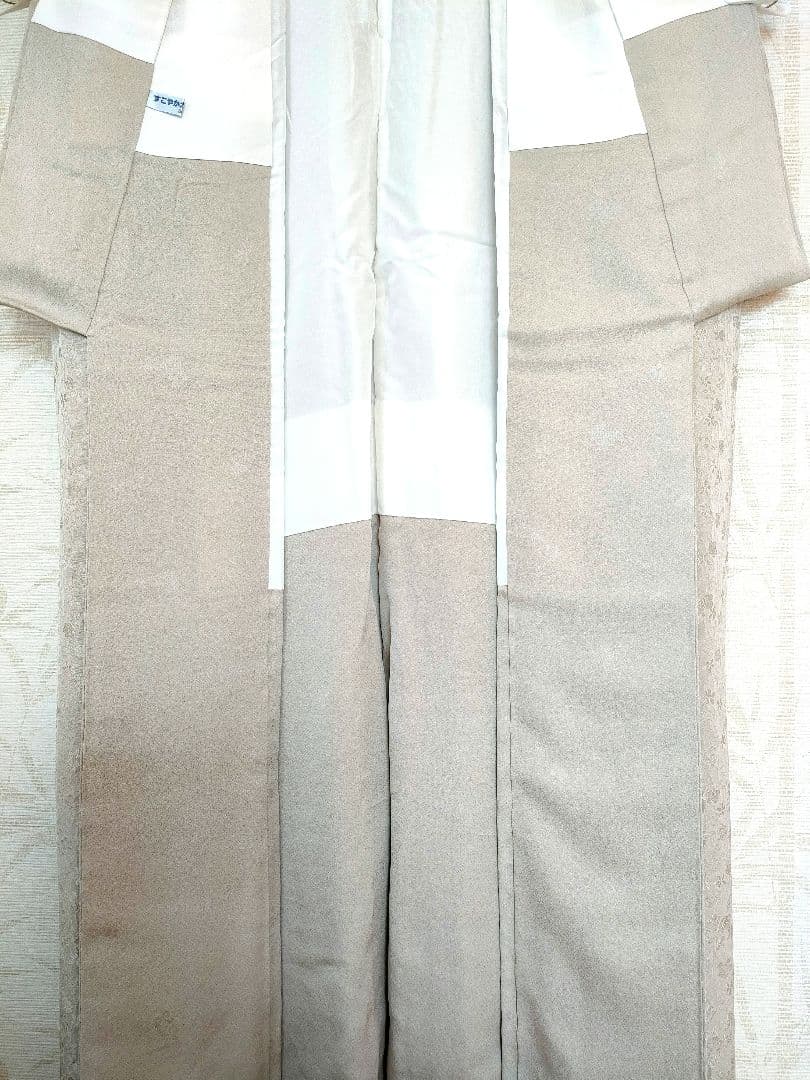 【皇室献上工場謹製】着物　色無地　愛子様お印　ゴヨウツツジ柄　美品