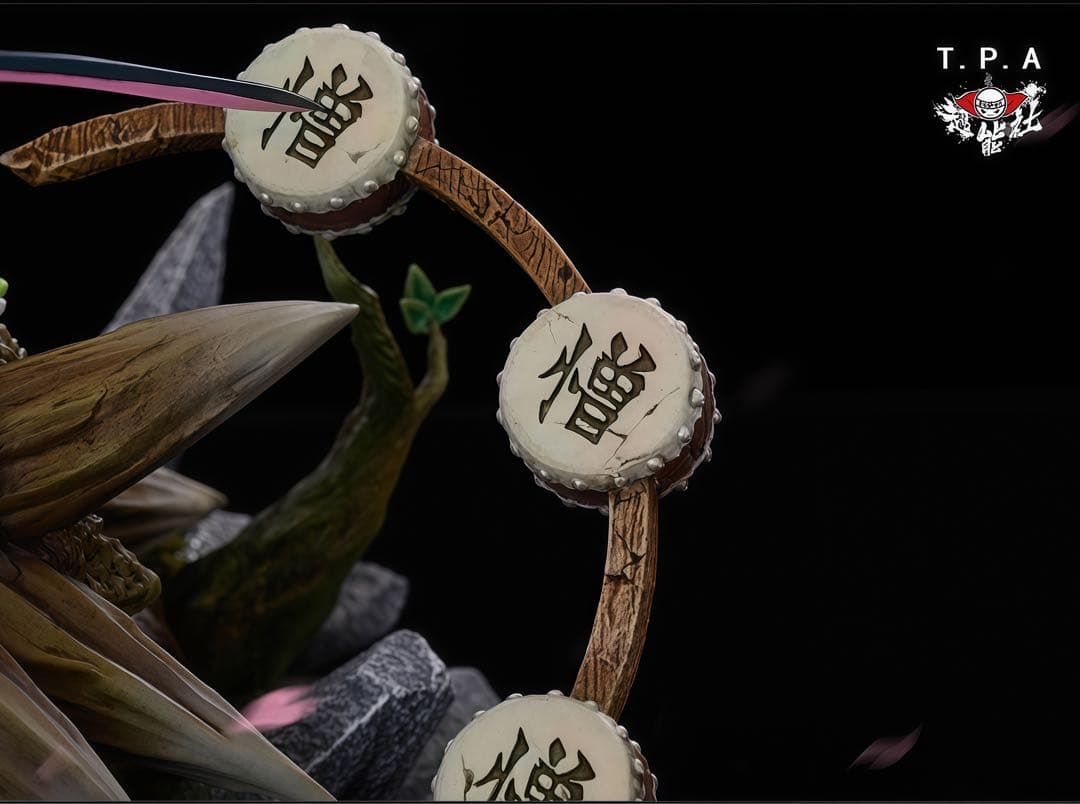 鬼滅の刃　恋柱　甘露寺蜜璃　ガレージキッド　フィギュア