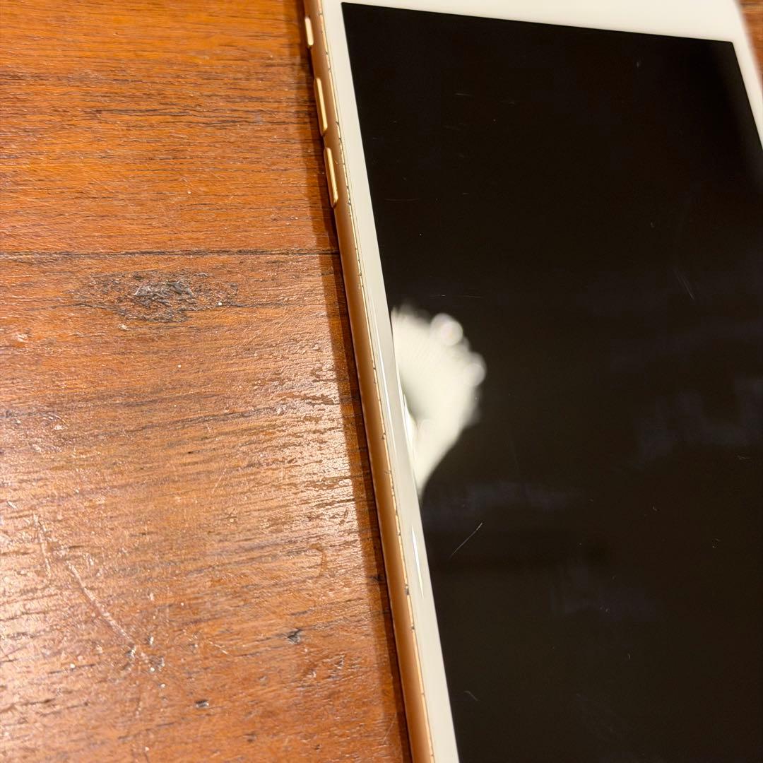 Apple iPhone 8 Plus ゴールド
