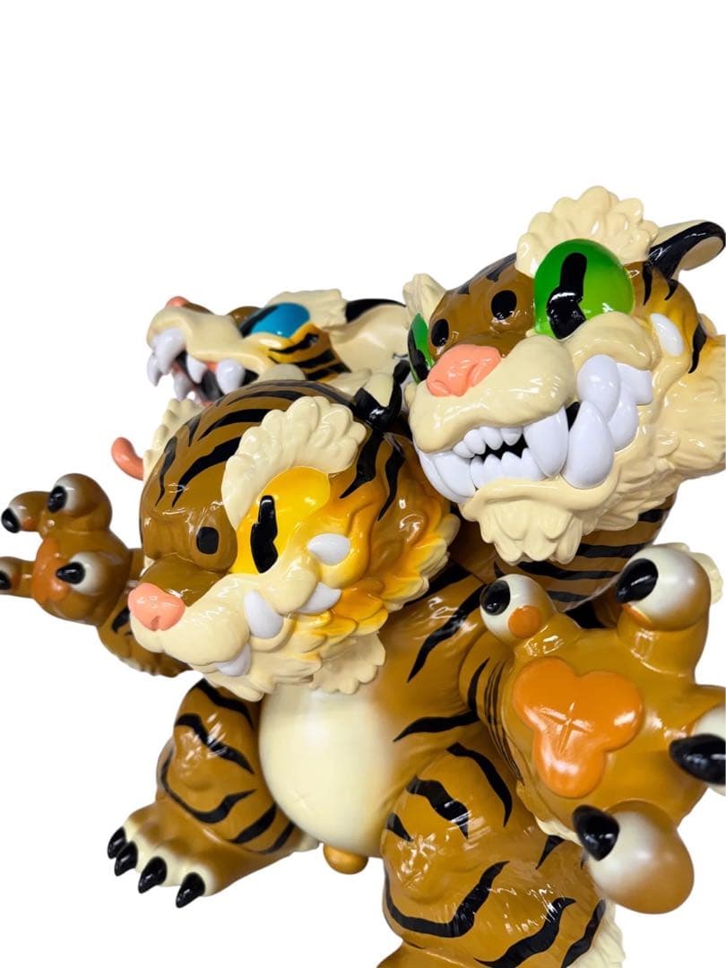 GRAPE BRAIN × STRANGECAT TOYS 三面猛虎 コショウ