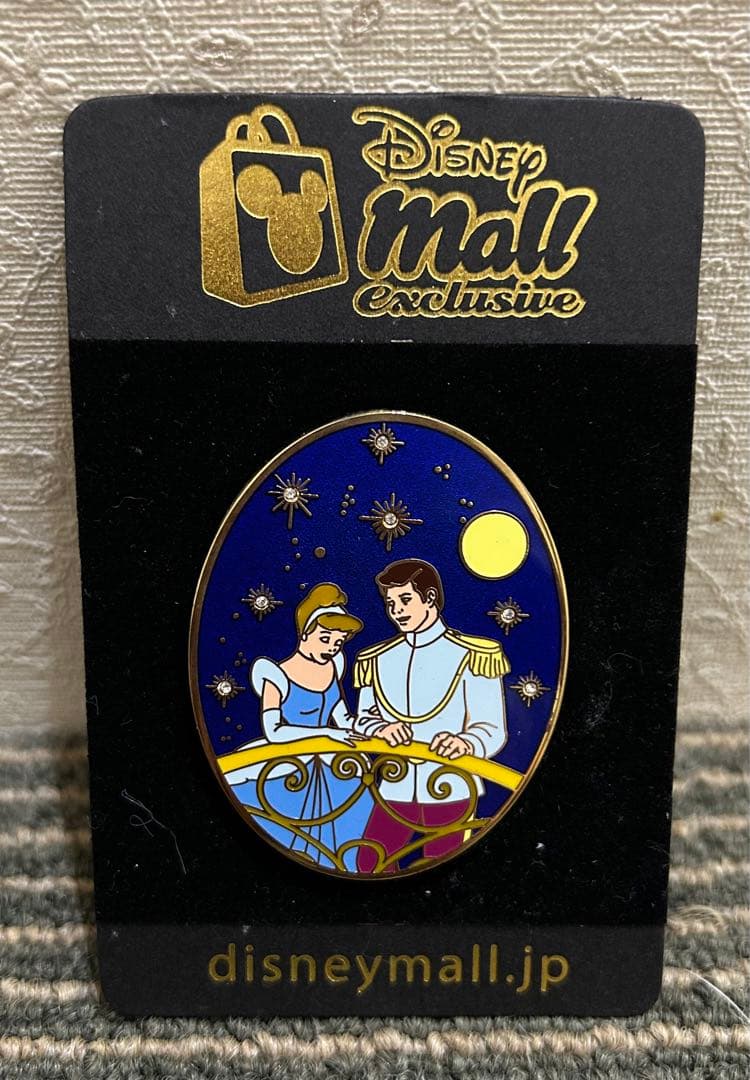 ディズニーモール　シンデレラ　ピンバッジ　限定100個
