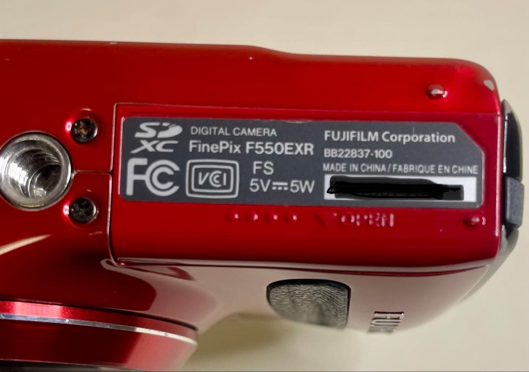 Fujifilm FINEPIX F550EXR コンパクトデジタルカメラ