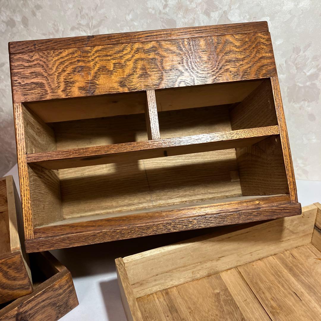 最小サイズの骨董時代物針箱（表面：欅、内側：桐）