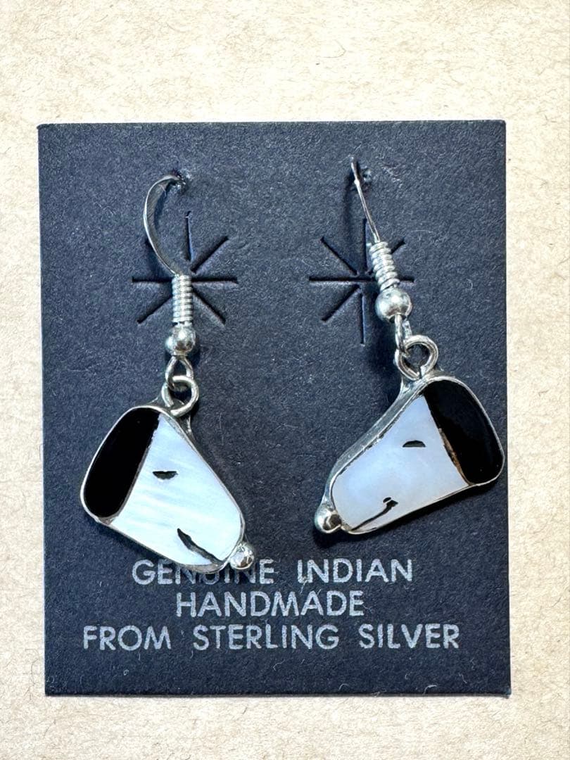 ズニ族 ピアス インディアンジュエリー スヌーピー オニキス ホワイトシェル