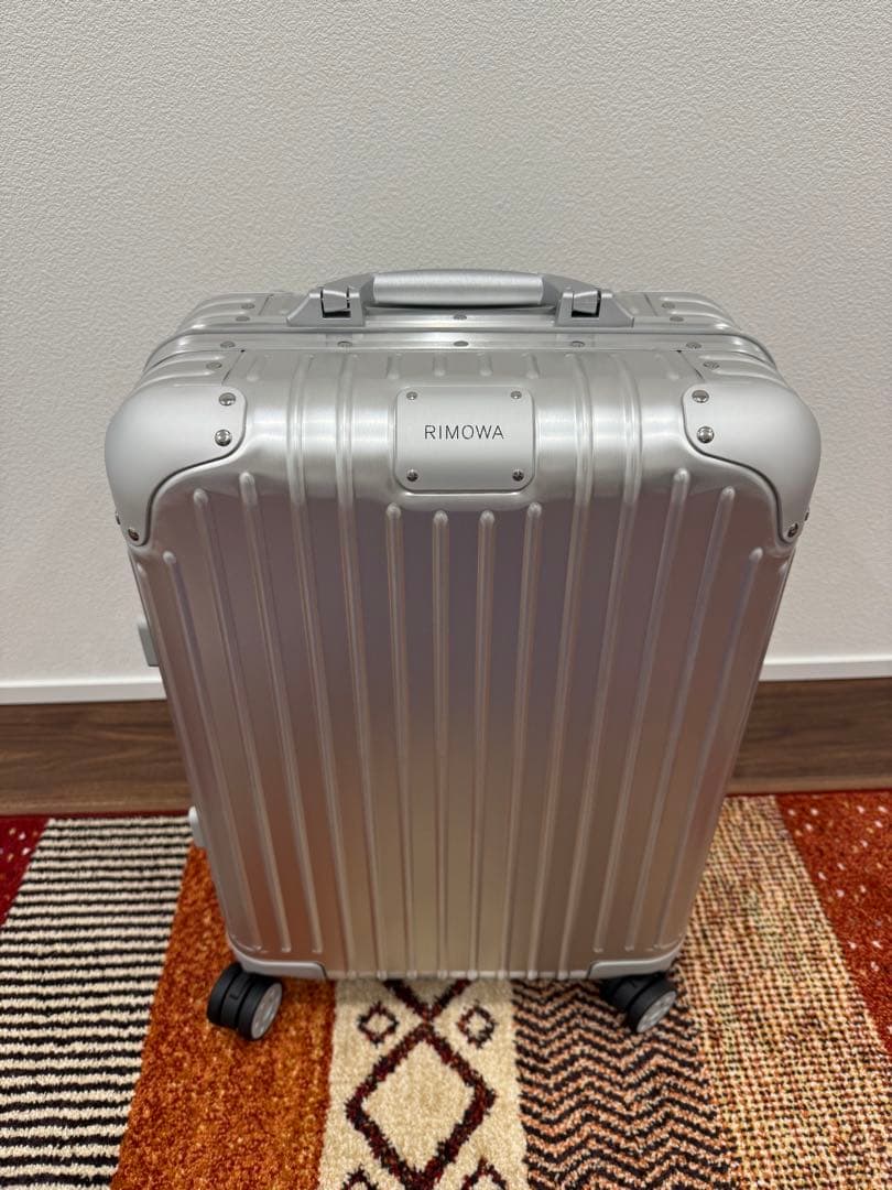 リモワ　オリジナル　キャビン　シルバー　新品