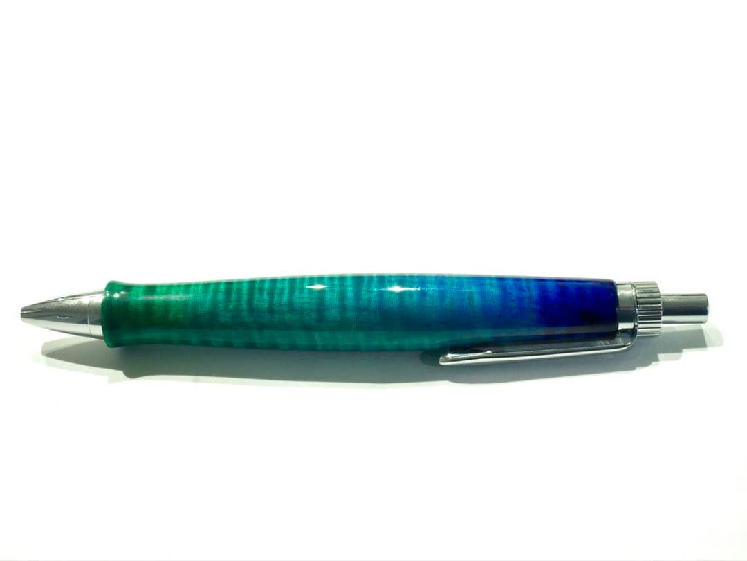 木軸ペン　ラッカー仕上げ　楽器　ギター　栃　縮杢