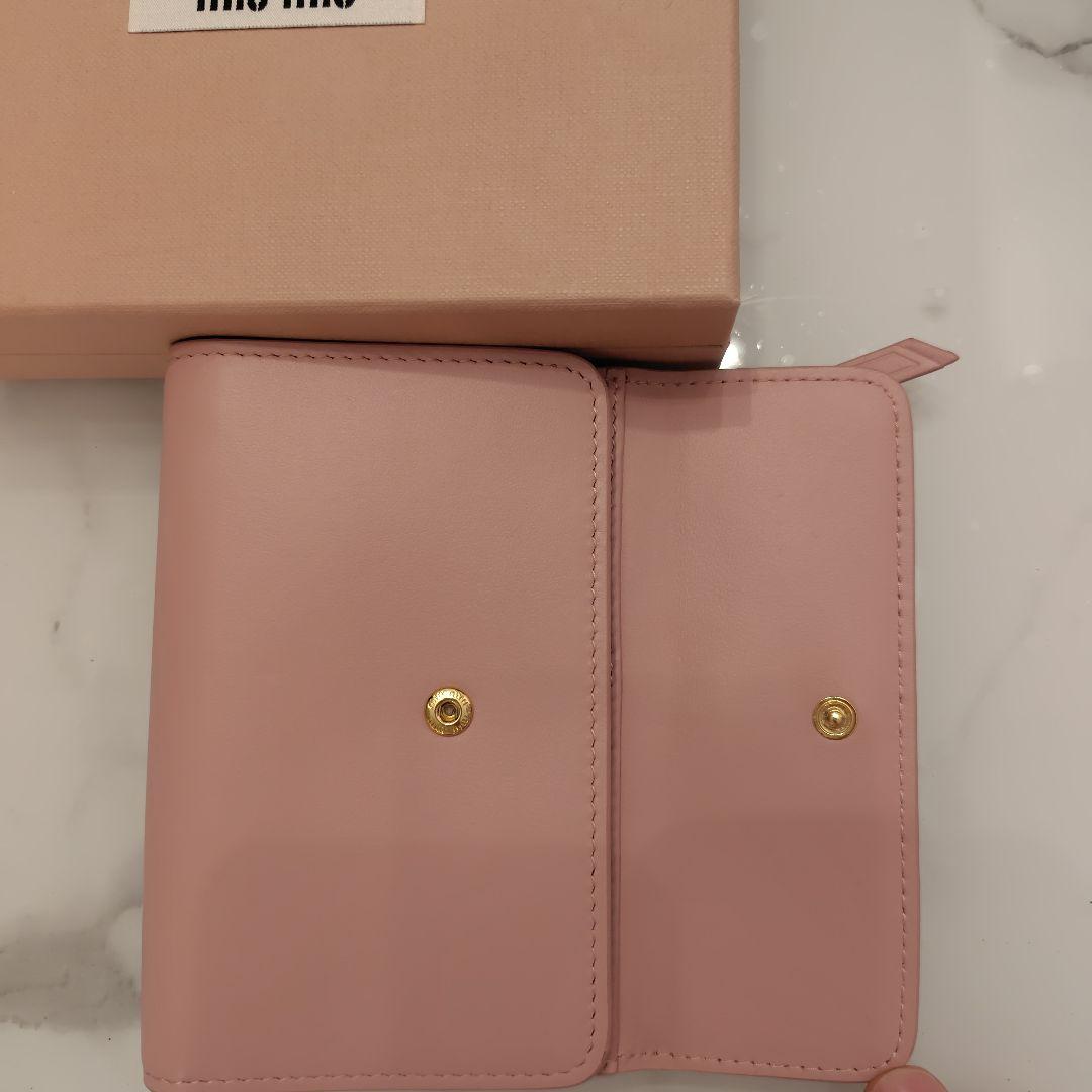 【美品】miu miu ピンクレザー三つ折り財布