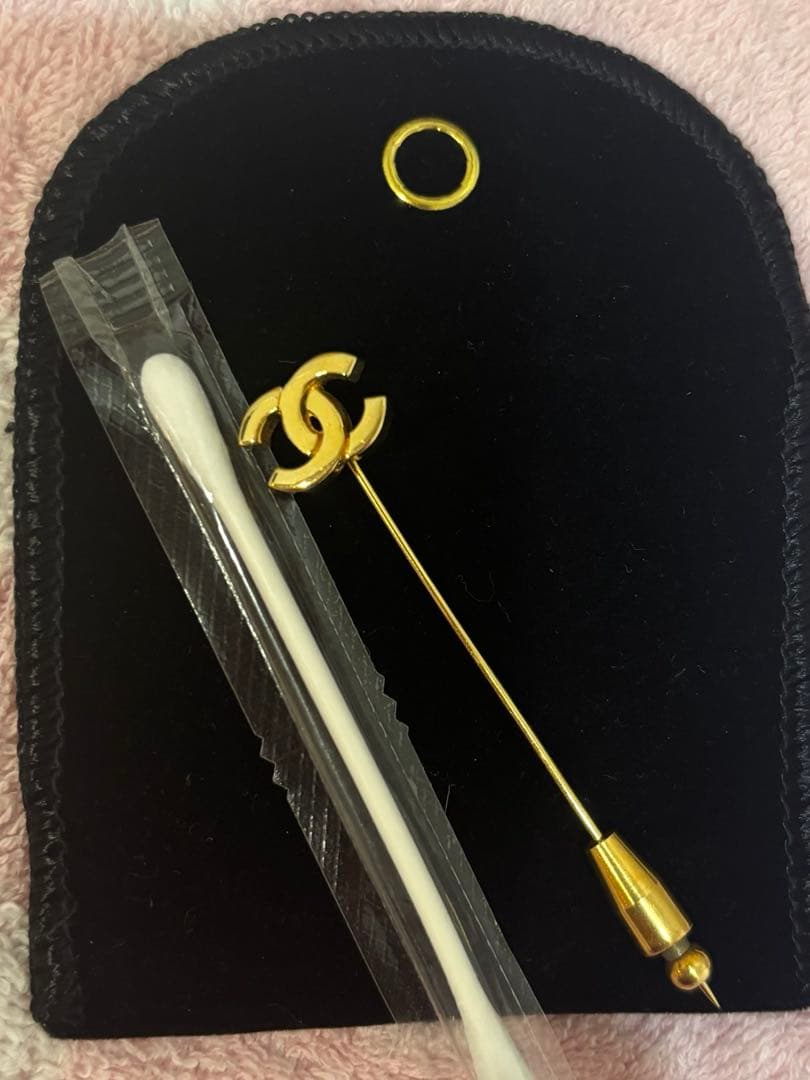 CHANEL ピンブローチ