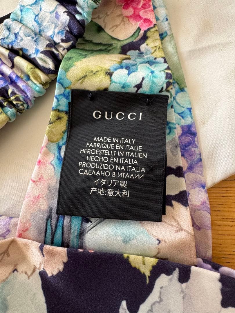 GUCCI フラワープリント ヘアバンド　紫陽花