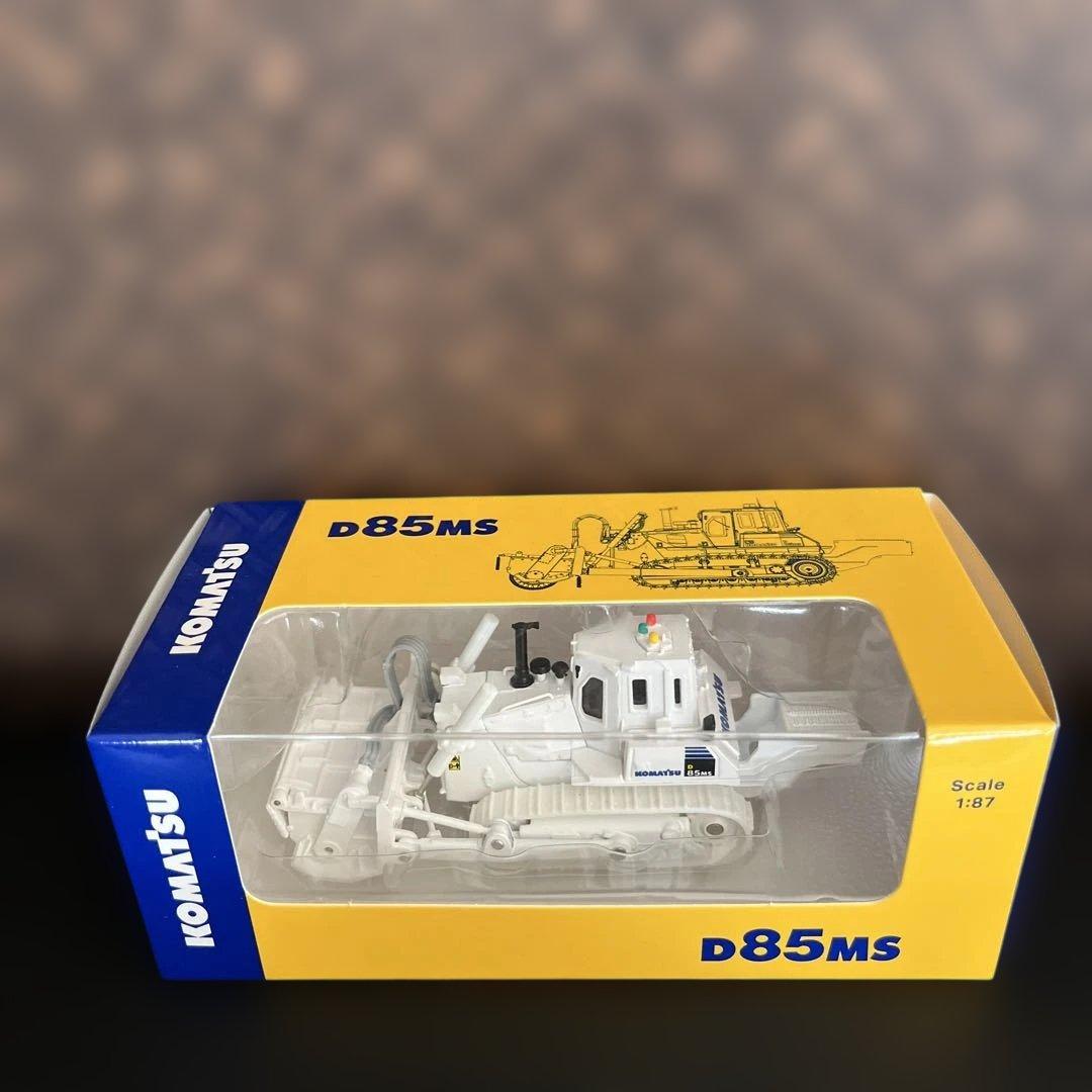 コマツ　建設機械ミニチュア　4点セット