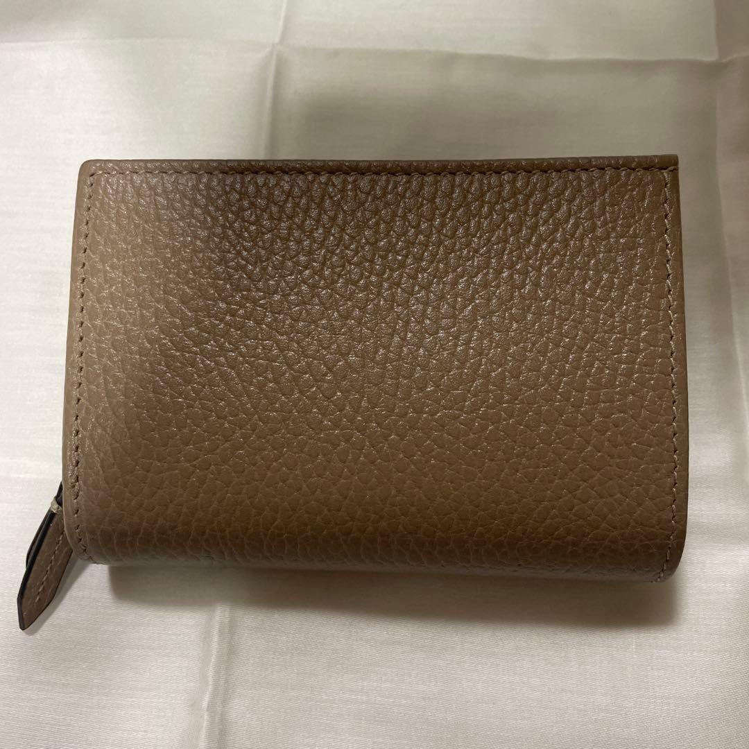 【ほぼ未使用】GUCCI ベージュレザー二つ折り財布