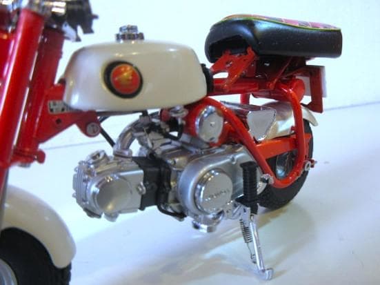 EBBRO (1/10) ホンダ Monkey Z50M