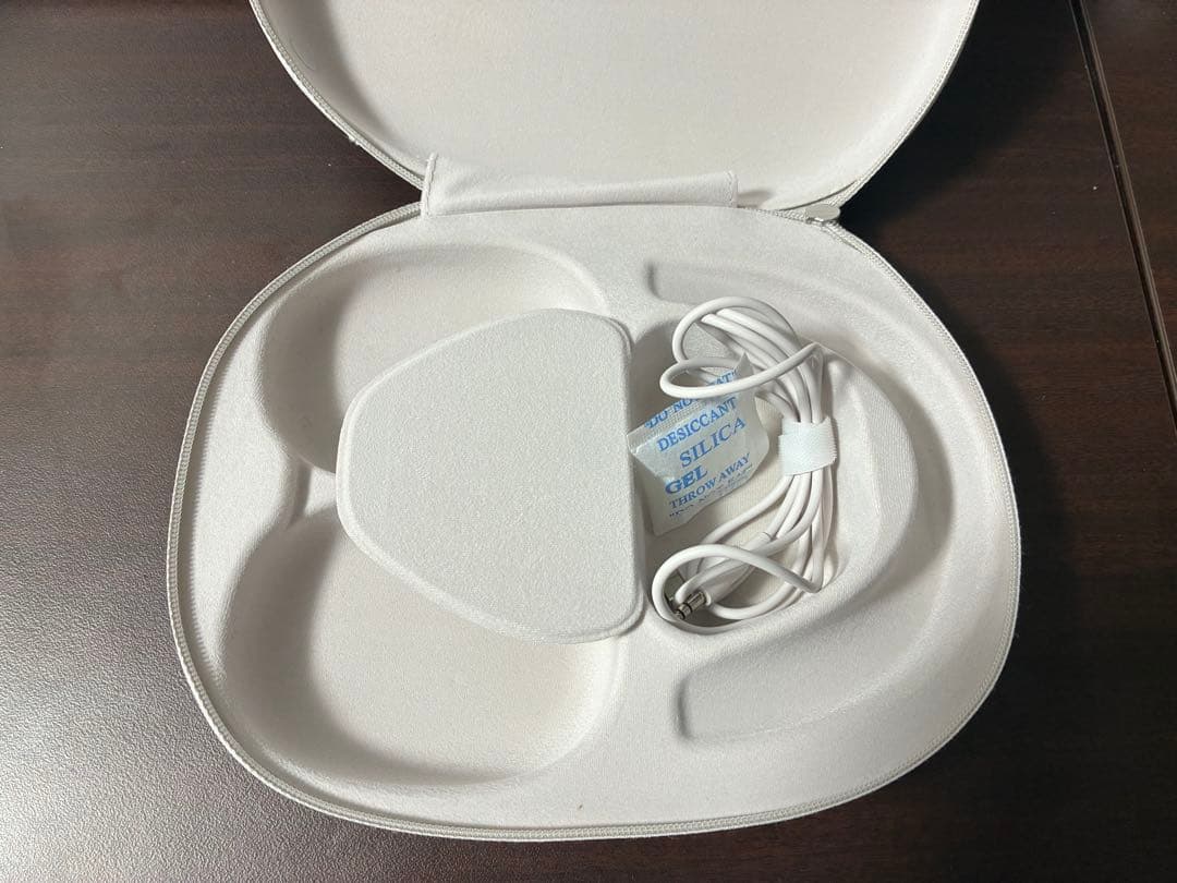 Bowers & Wilkins Px8 ワイヤレスヘッドフォン