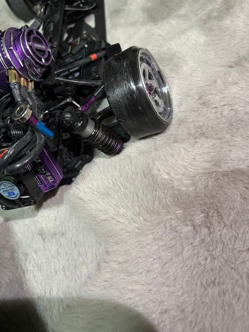 カーボンファイバー ラジコンカー